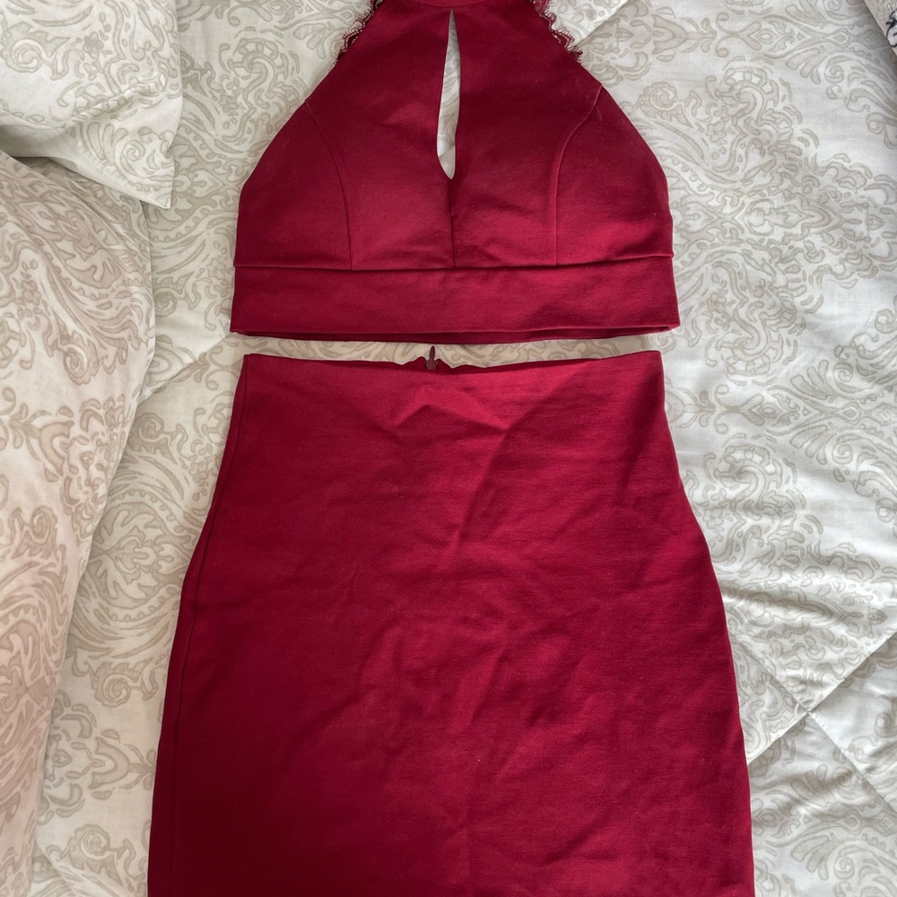Lulu’s 2 piece crop and skirt set